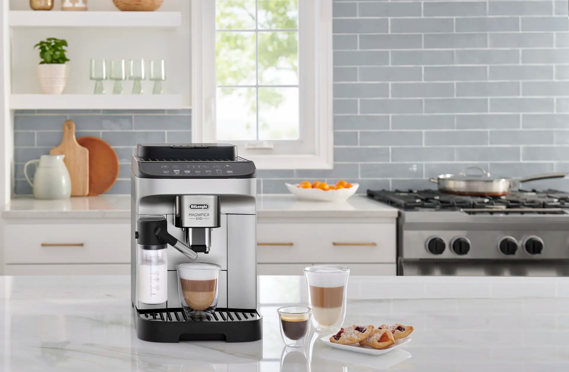 De'Longhi Magnifica Evo Fully Automatic Espresso Machine with LatteCrema System | Bean-to-Cup Coffee Maker for Barista-Quality Coffee at Home