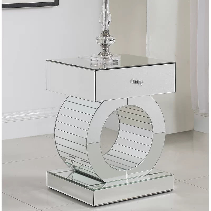 Matthieu Modern Luxe End Table - Sleek, Glamorous, and Perfect for Upscale Interiors