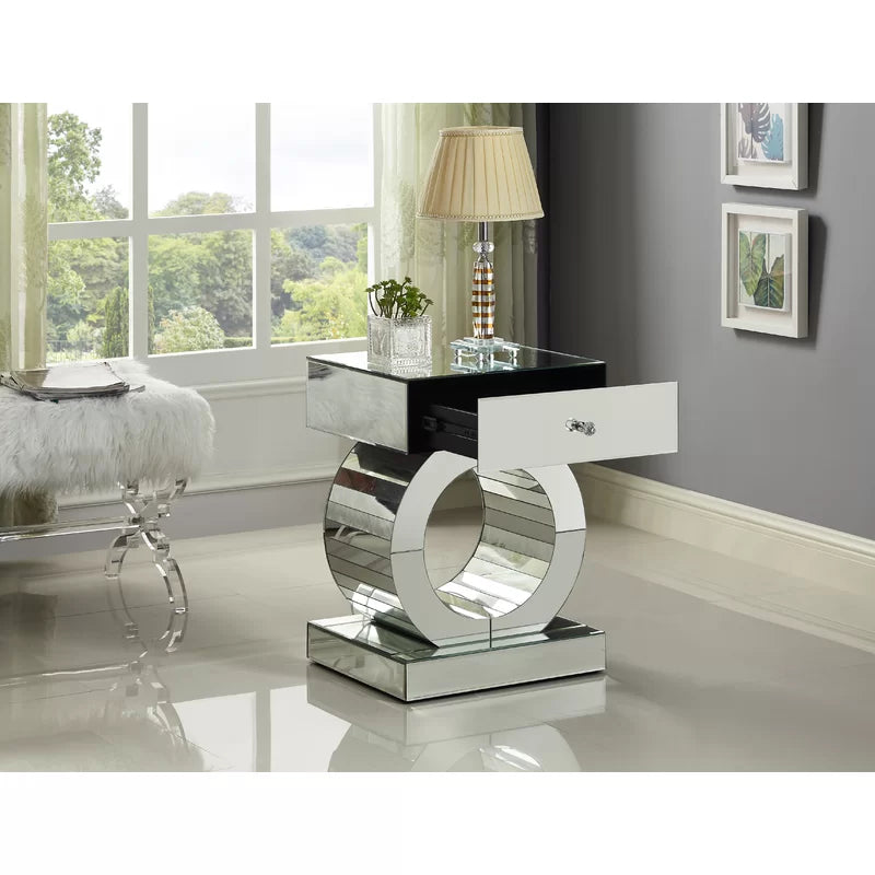 Matthieu Modern Luxe End Table - Sleek, Glamorous, and Perfect for Upscale Interiors